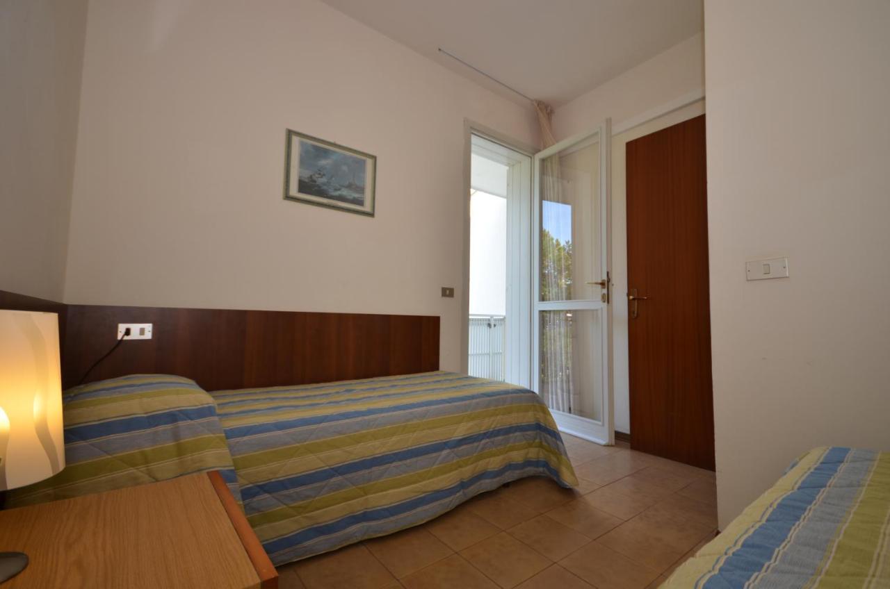 Appartamenti Sirio Via Pesci 6,8,14 Bibione Bagian luar foto