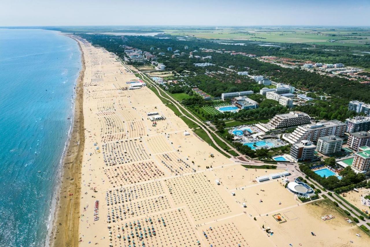 Appartamenti Sirio Via Pesci 6,8,14 Bibione Bagian luar foto