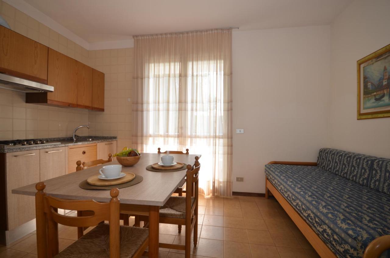 Appartamenti Sirio Via Pesci 6,8,14 Bibione Bagian luar foto